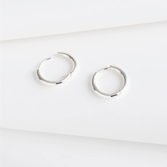 Madewell Demi-Fine Small Hoop Earrings in sterling silver NEW NQ243 - Picture 1 of 4